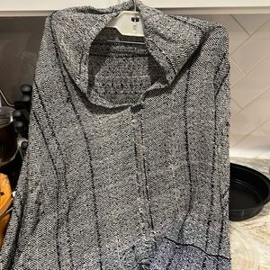 Cu tree woven poncho top